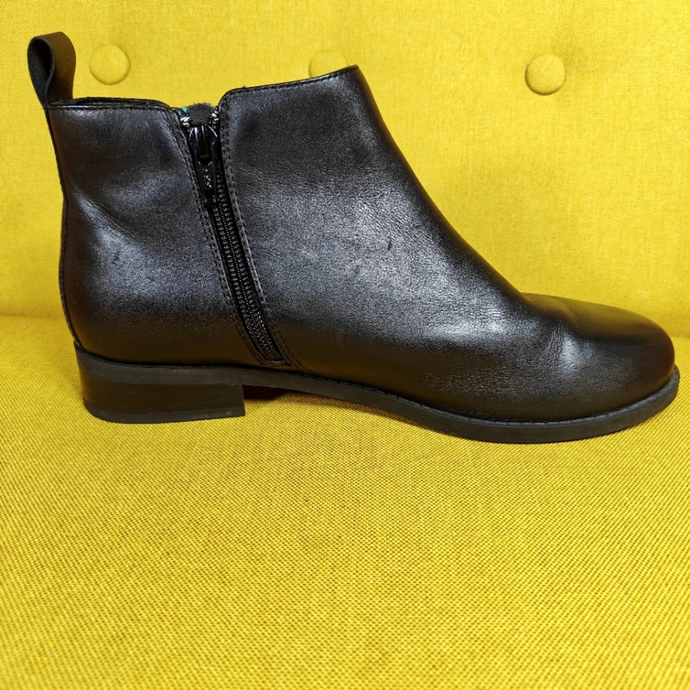 VIONIC Nadelle Chelsea Ankle Black Leather Comfort Booties Women's Shoe Size 7.5 - Picture 2 of 11